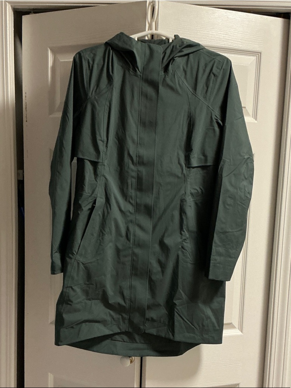 Lululemon rain rebel Forest Green Hooded Rain Jacket